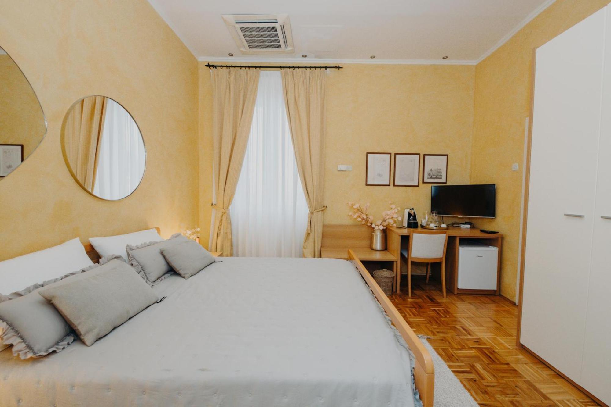 Rooms And Studios Villa Rossella 2 Rovinj Exterior photo