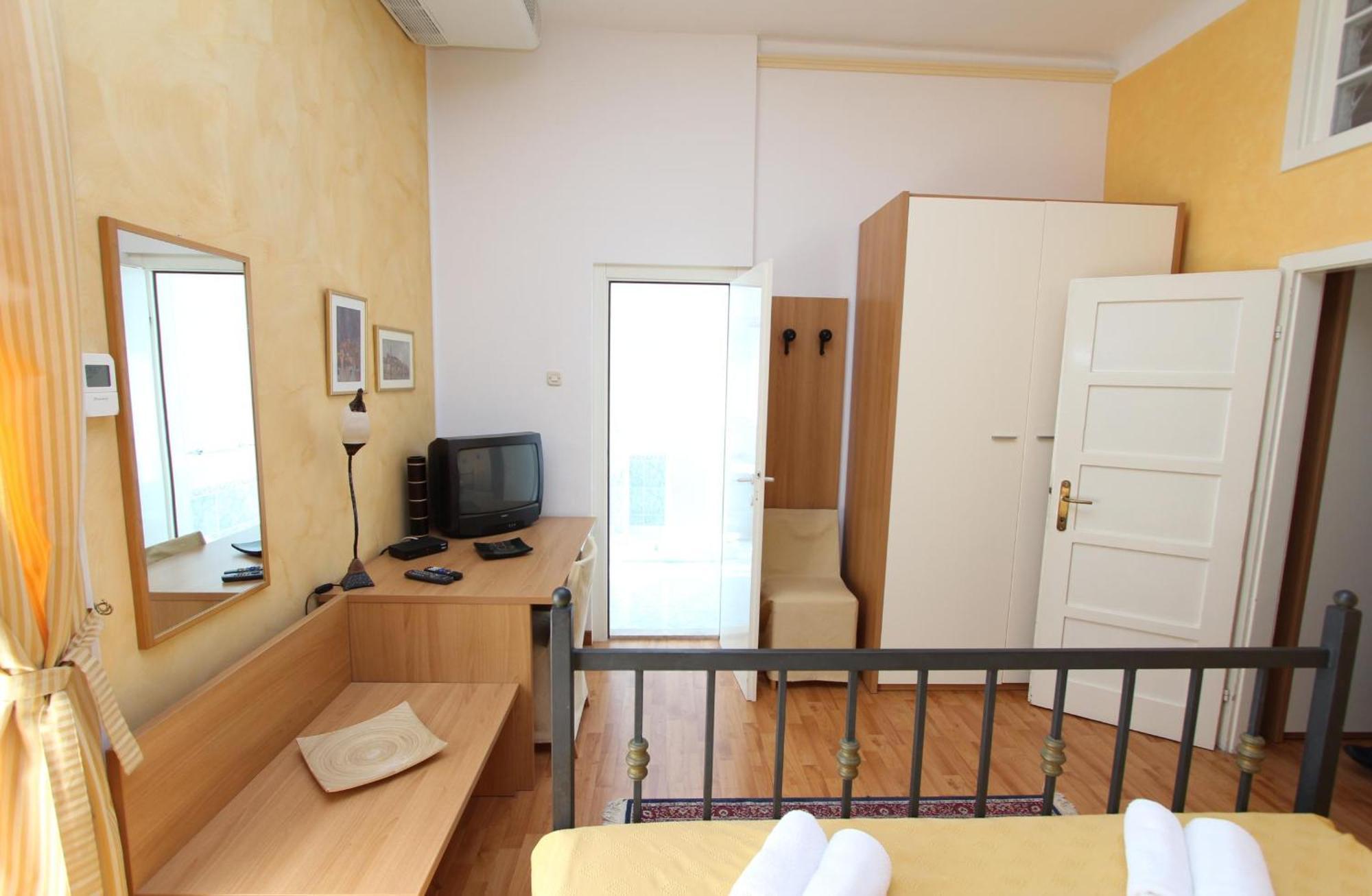 Rooms And Studios Villa Rossella 2 Rovinj Room photo